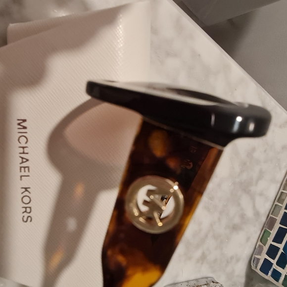 Micheal kors sunglasses - Picture 4 of 7